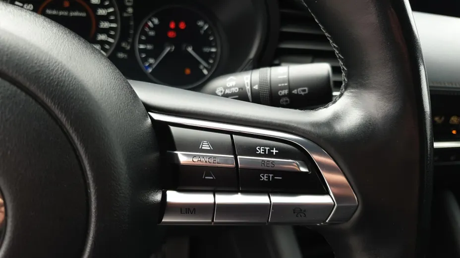 MAZDA 3 3 2.0 mHEV Kanjo aut