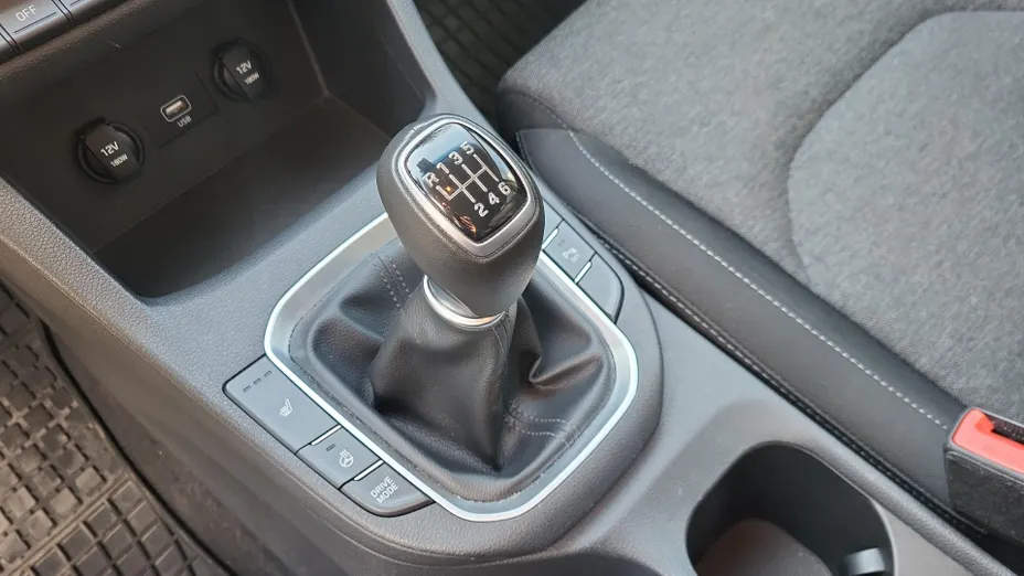 HYUNDAI i30 i30 1.5 T-GDI 48V Smart