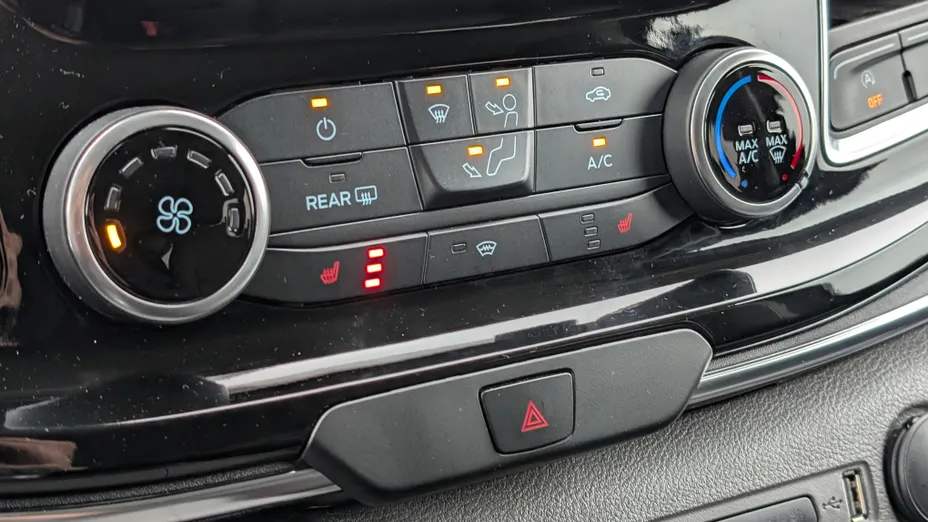 FORD Tourneo Custom Tourneo Custom 2.0 EcoBlue L2 Titanium SelectShift