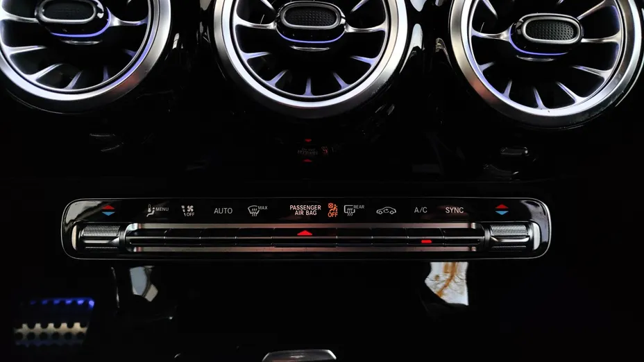 MERCEDES-BENZ A Klasa A 200 AMG Line 7G-DCT