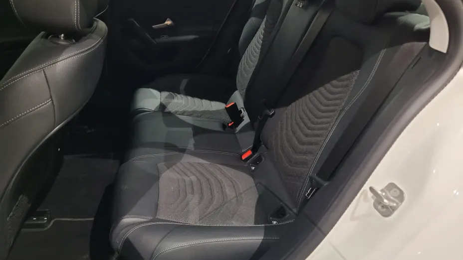 MERCEDES-BENZ CLA CLA 200 7G-DCT