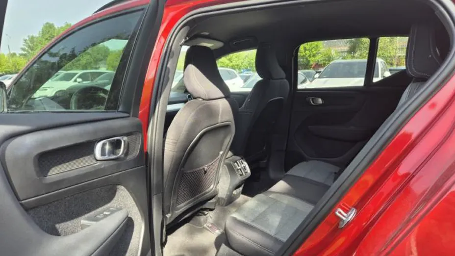 VOLVO XC40 XC40 B3 Plus Dark aut