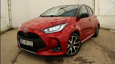 TOYOTA Yaris