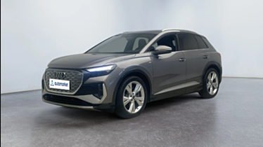 AUDI Q4