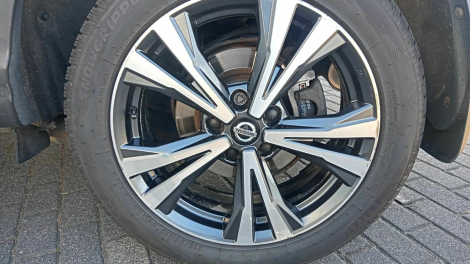 NISSAN Qashqai Qashqai 1.3 DIG-T N-Connecta