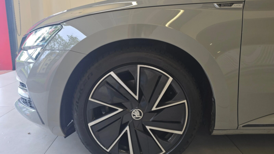 SKODA Superb Superb 2.0 TDI SCR 4x4 Sportline DSG