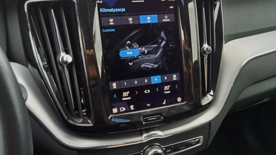 VOLVO XC60 XC60 B5 D AWD Plus Dark aut