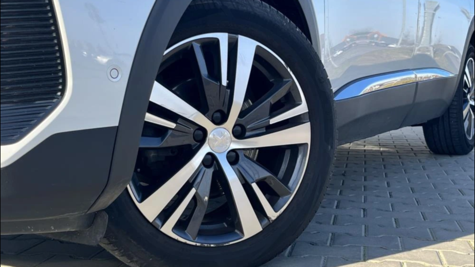 PEUGEOT 5008 5008 2.0 BlueHDi Allure Pack S&S EAT8