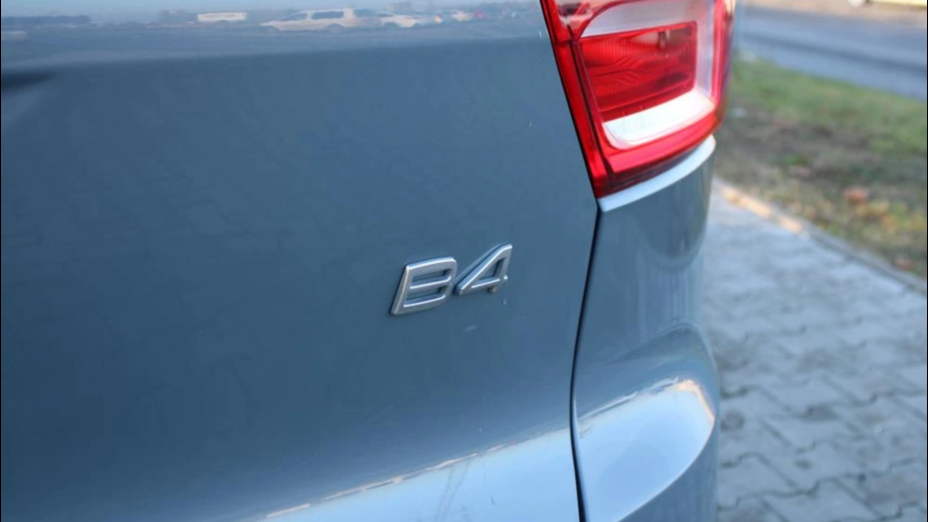 VOLVO XC40 XC40 B4 B R-Design aut