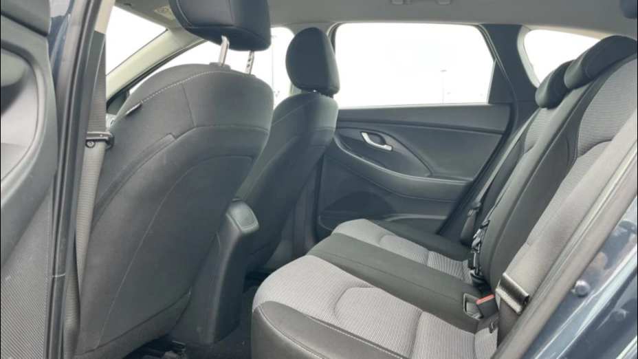 HYUNDAI i30 i30 1.5 DPI Classic +