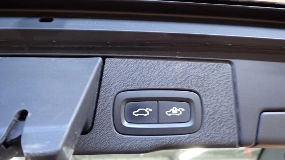 VOLVO XC60 XC60 B4 D R-Design aut