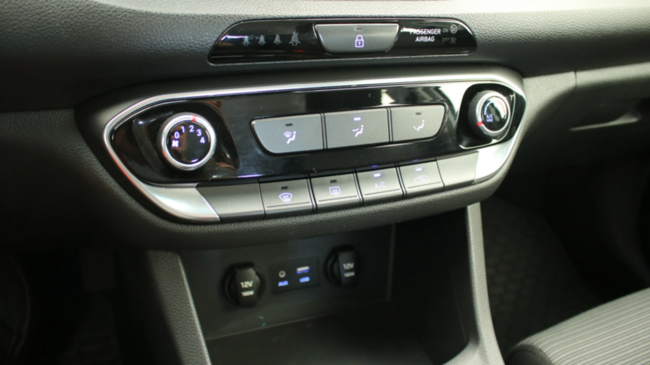 HYUNDAI i30 i30 1.6 D Classic +