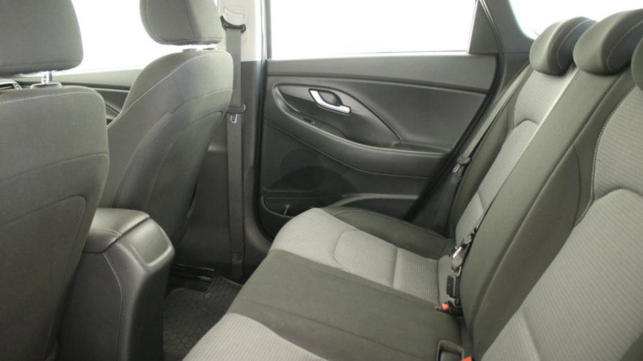 HYUNDAI i30 i30 1.6 D Classic +