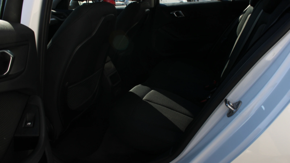 BMW Seria 1 118i Advantage aut