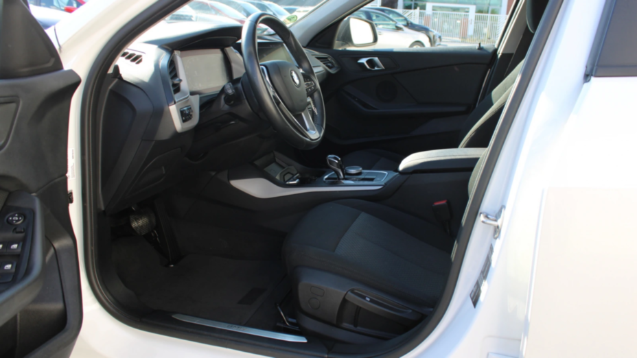 BMW Seria 1 118i Advantage aut