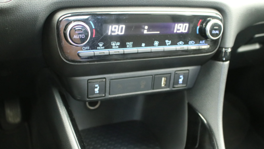 TOYOTA Yaris Yaris Hybrid 1.5 Selection Style