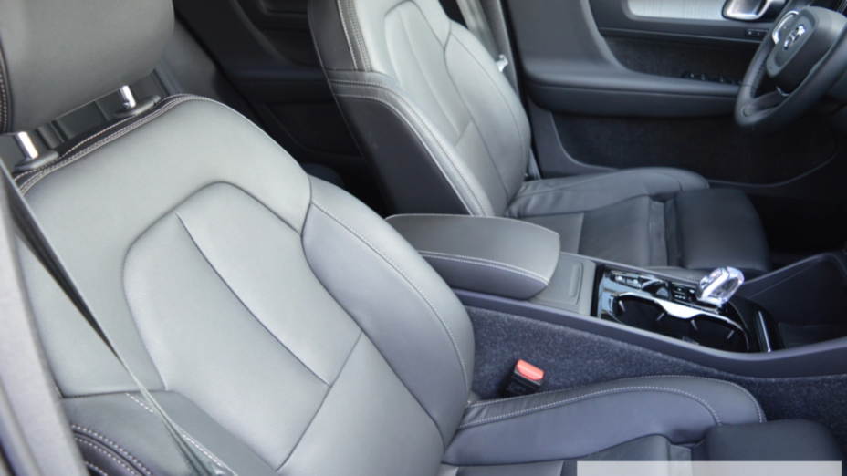 VOLVO XC40 XC40 B4 Plus Dark aut