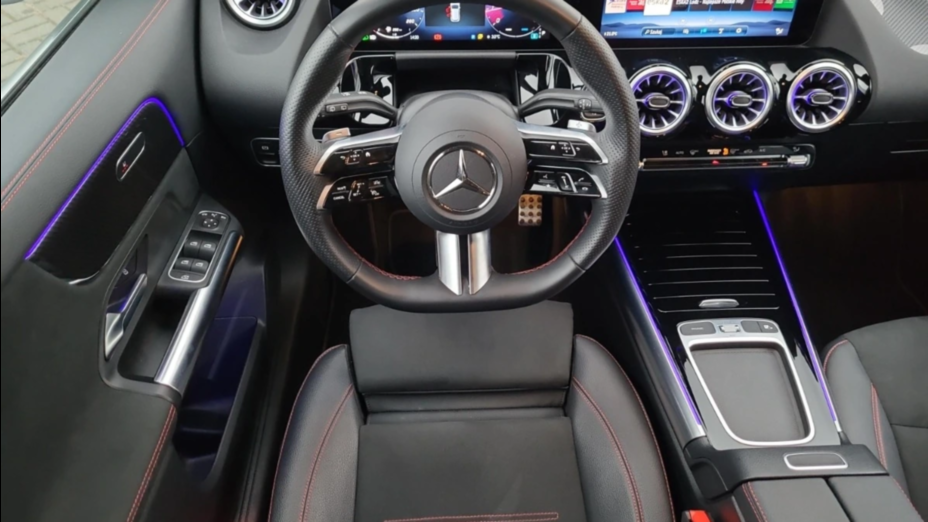 MERCEDES-BENZ GLA GLA 200 AMG Line