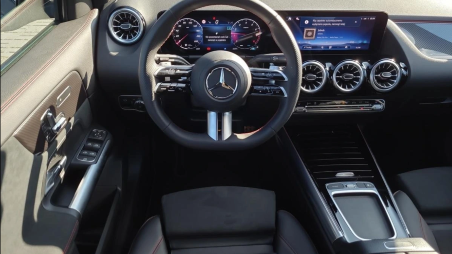 MERCEDES-BENZ GLA GLA 200 AMG Line