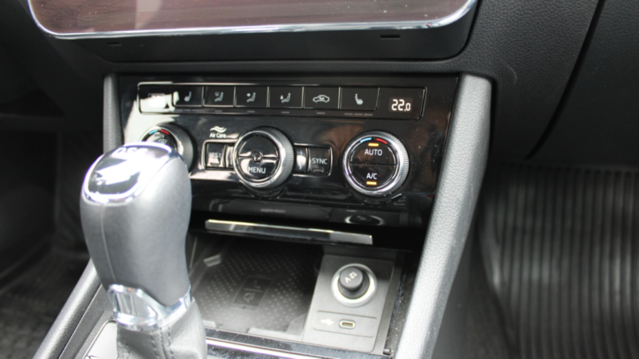 SKODA Superb Superb 2.0 TSI L&K DSG