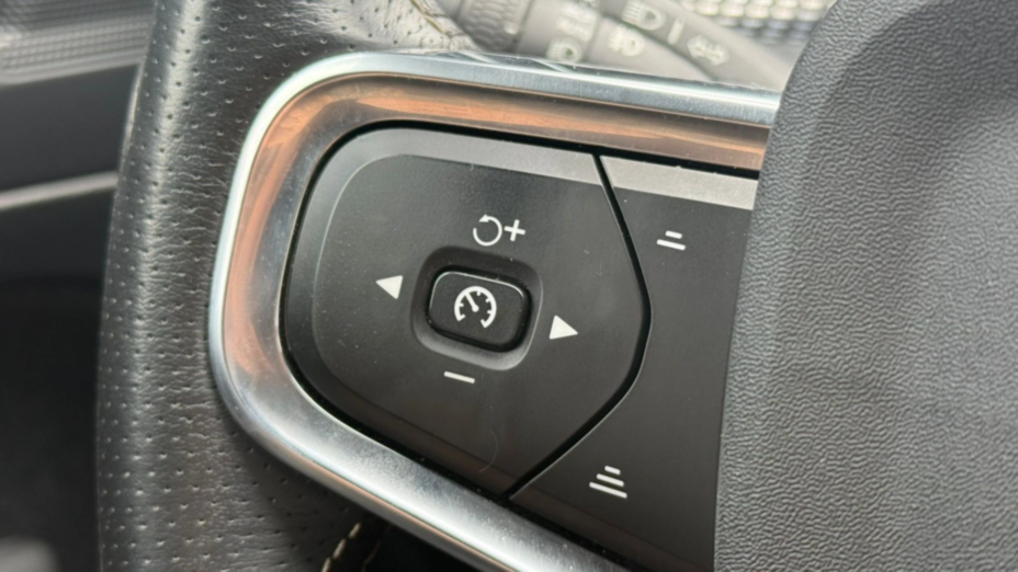 VOLVO XC40 XC40 T3 R-Design aut