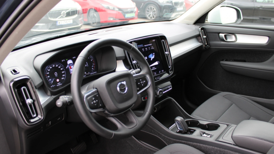 VOLVO XC40 XC40 T3 Momentum Pro aut