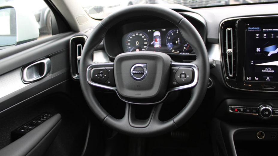 VOLVO XC40 XC40 T3 Momentum Pro aut