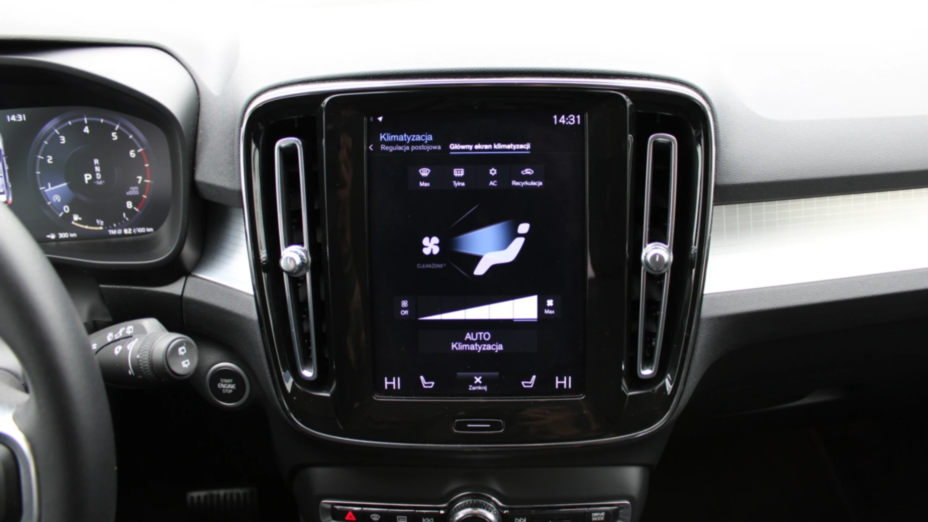 VOLVO XC40 XC40 T3 Momentum Pro aut