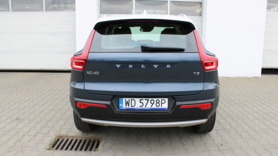 VOLVO XC40 XC40 T3 Momentum Pro aut