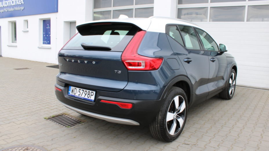 VOLVO XC40 XC40 T3 Momentum Pro aut