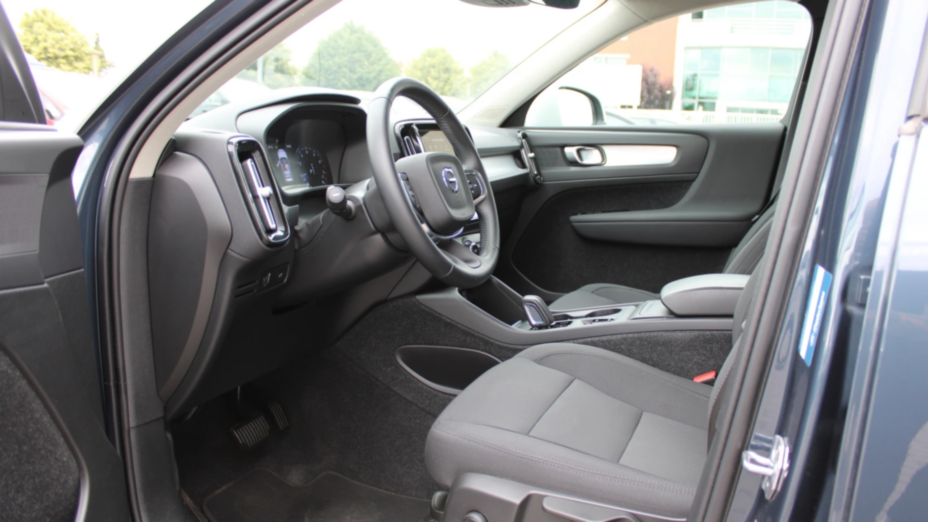 VOLVO XC40 XC40 T3 Momentum Pro aut