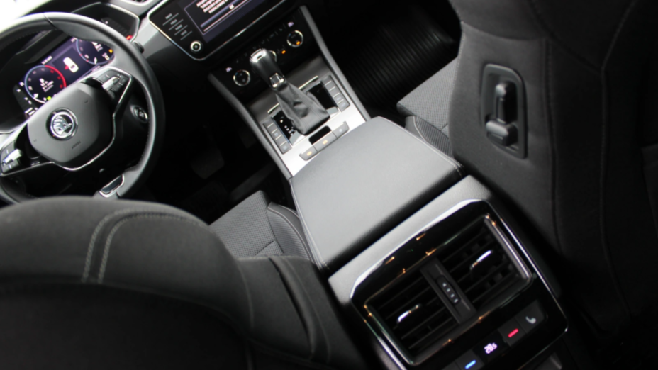 SKODA Superb Superb 2.0 TDI SCR Style DSG