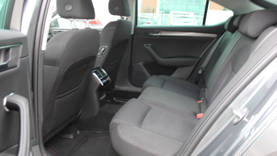 SKODA Superb Superb 2.0 TDI SCR Style DSG