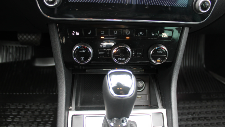 SKODA Superb Superb 2.0 TDI SCR Style DSG