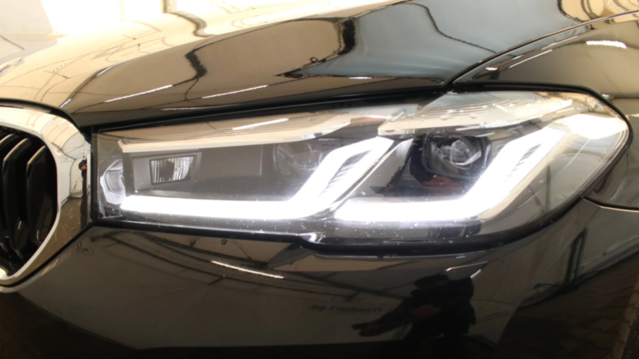 BMW Seria 5 520i mHEV aut