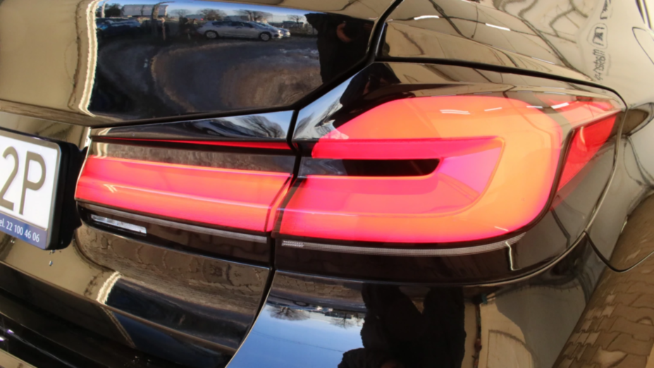 BMW Seria 5 520i mHEV aut