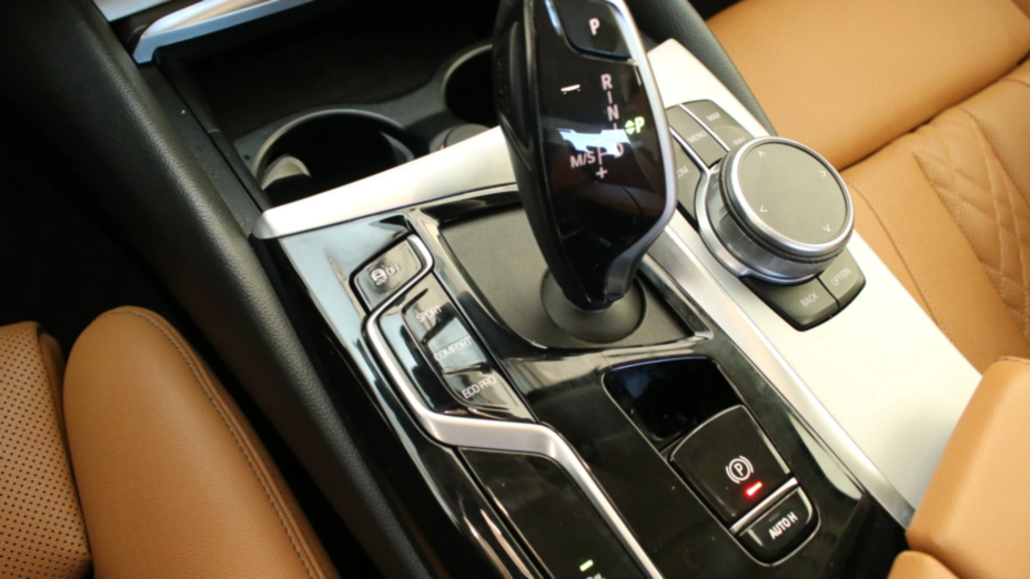 BMW Seria 5 520i mHEV aut