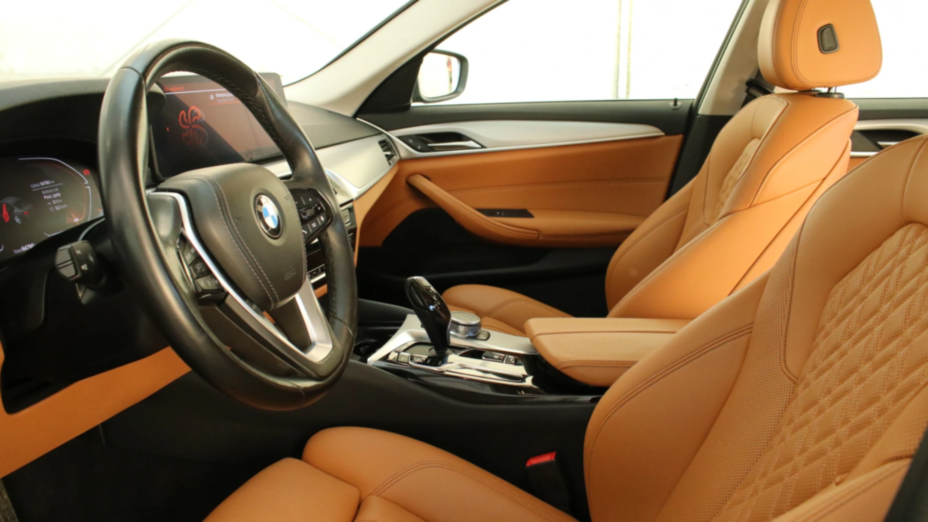 BMW Seria 5 520i mHEV aut