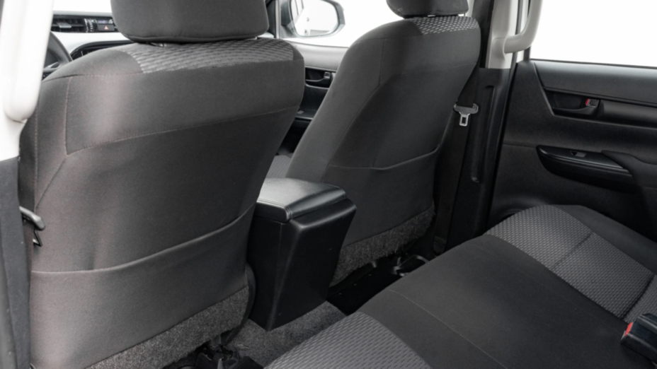 TOYOTA HiLux Hilux 2.4 D-4D Double Cab DLX 4x4