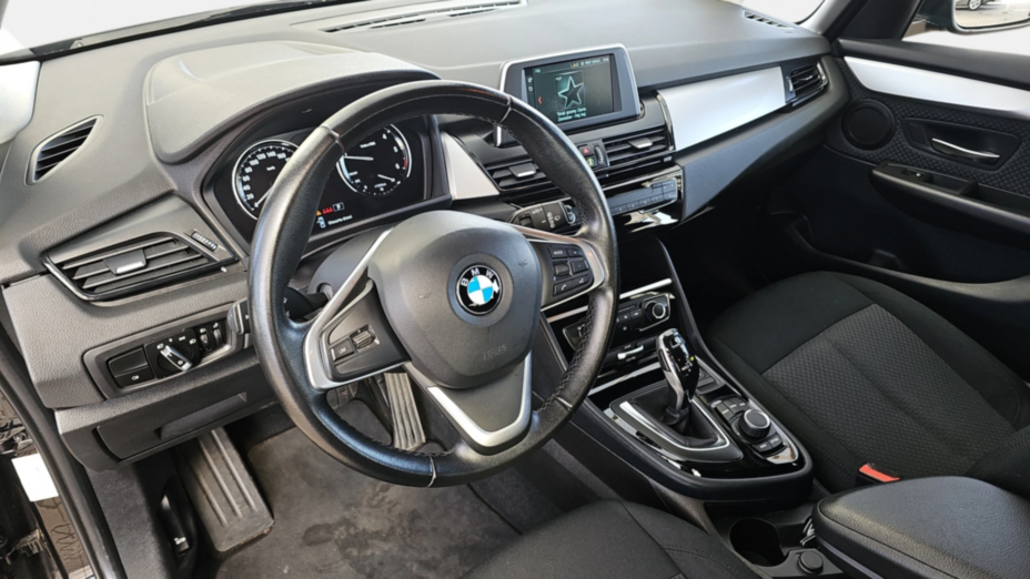 BMW Seria 2 218d aut