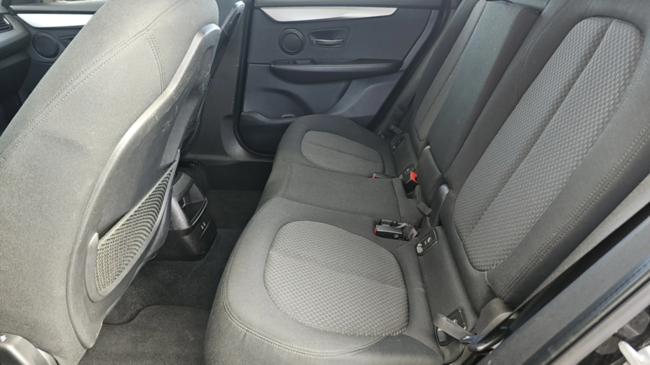 BMW Seria 2 218d aut