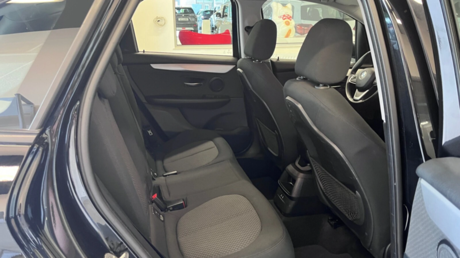BMW Seria 2 218d aut