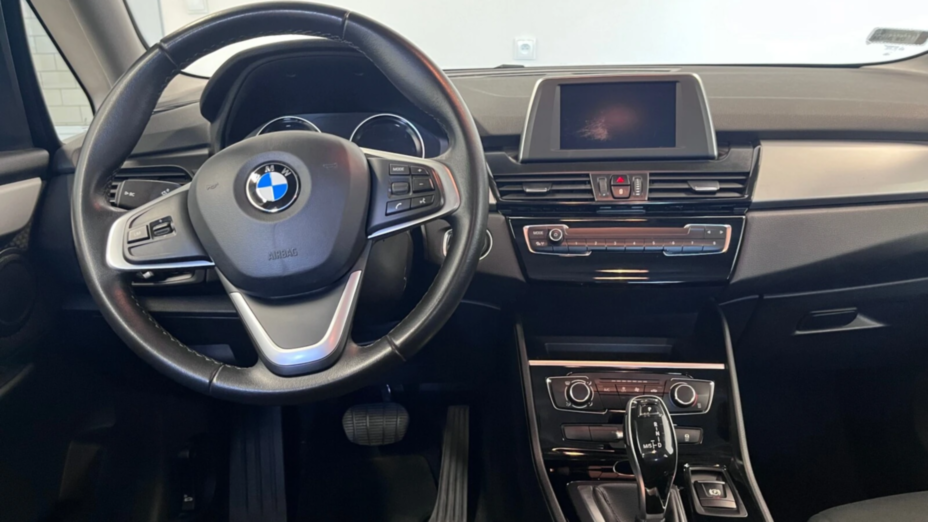 BMW Seria 2 218d aut