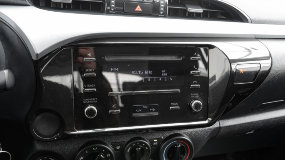 TOYOTA HiLux Hilux 2.4 D-4D Double Cab DLX 4x4