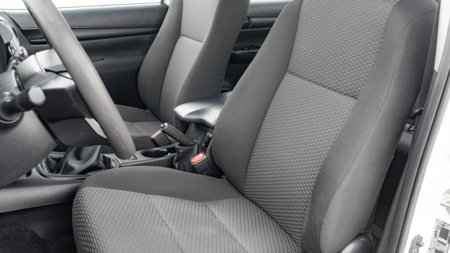 TOYOTA HiLux Hilux 2.4 D-4D Double Cab DLX 4x4
