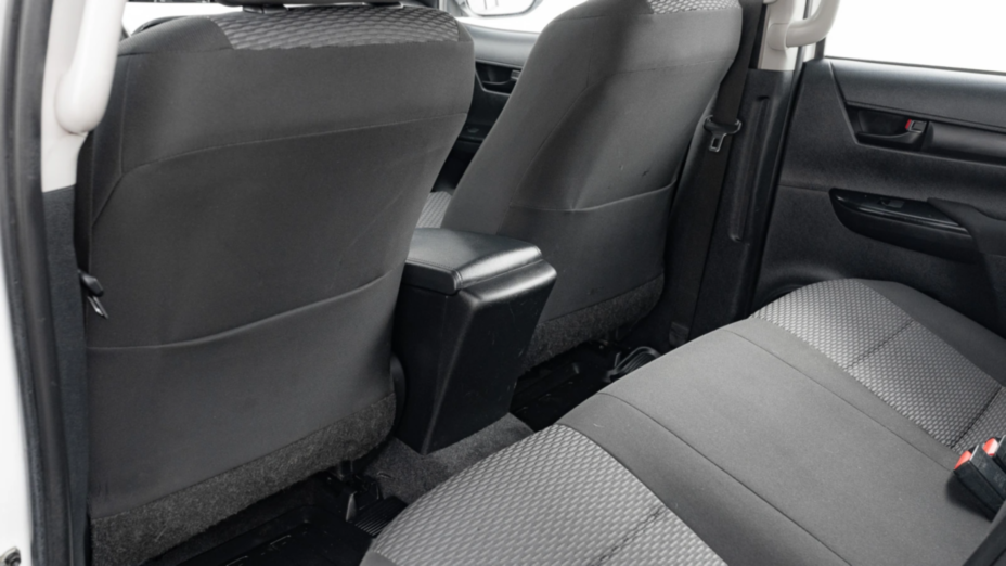 TOYOTA HiLux Hilux 2.4 D-4D Double Cab DLX 4x4