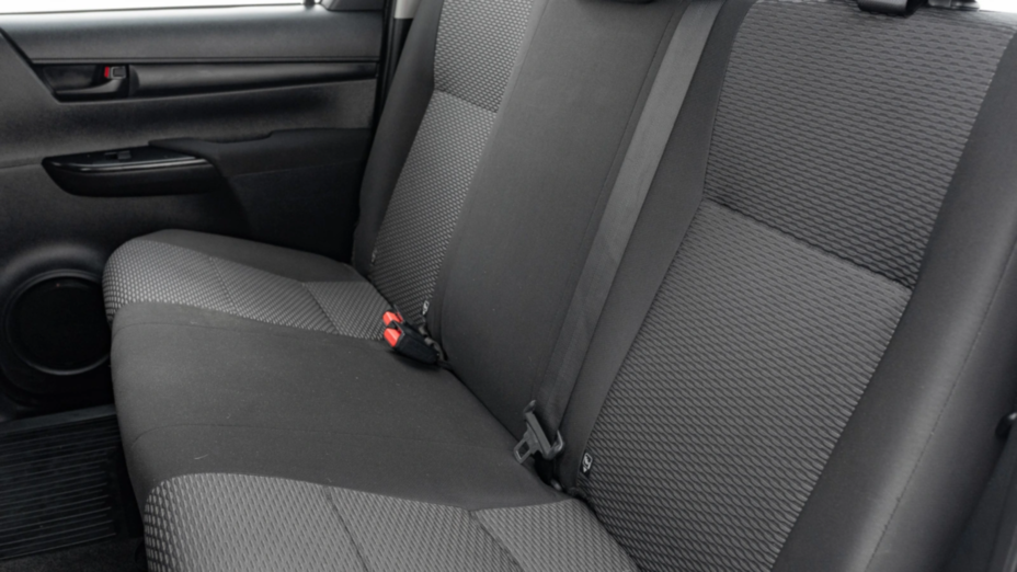 TOYOTA HiLux Hilux 2.4 D-4D Double Cab DLX 4x4