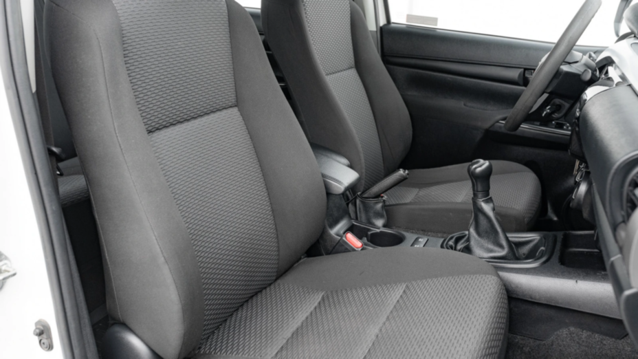 TOYOTA HiLux Hilux 2.4 D-4D Double Cab DLX 4x4
