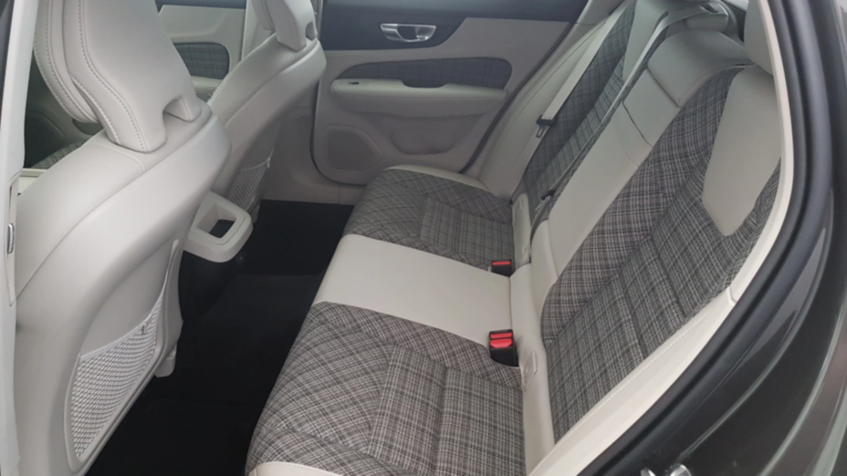 VOLVO V60 V60 B4 D Momentum Pro aut