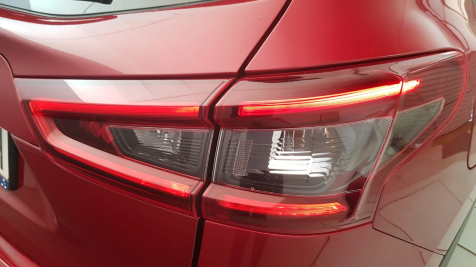NISSAN Qashqai Qashqai 1.3 DIG-T N-Connecta DCT